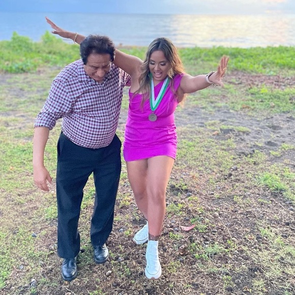 Magenta color. Size medium - Picture 2 of 5